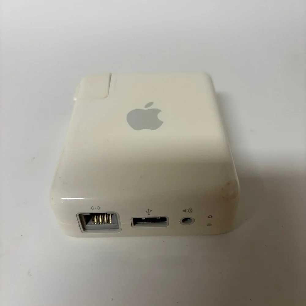 Apple AirPort Express Base Station A1264 802.11n Wi-Fi /Airplay Audio Reciever